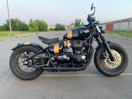 2020 Triumph Bonneville Bobber, чёрный, 950000 рублей, вид 1
