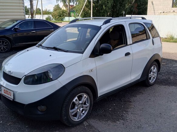 2011 Chery IndiS (S18D) I, белый, 380000 рублей