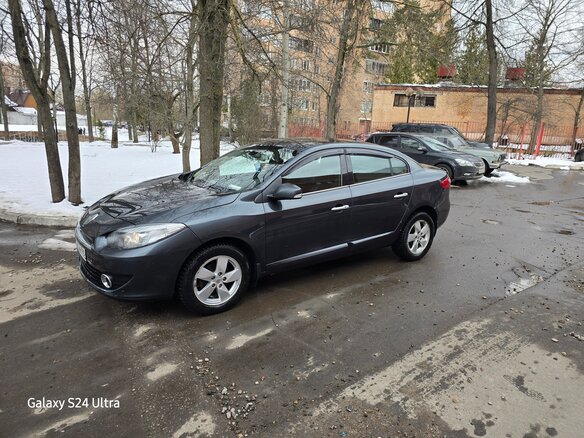 2012 Renault Fluence I, серый