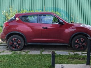 2011 Nissan Juke I, красный, 700000 рублей, вид 3