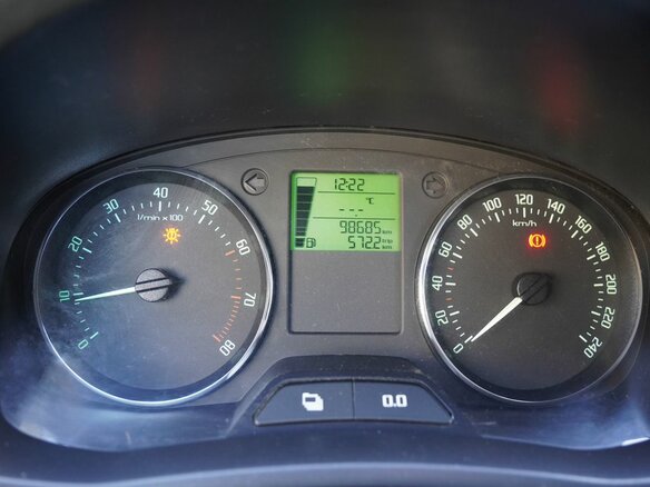 2011 Skoda Fabia II Рестайлинг, красный, 350000 рублей - вид 18