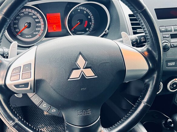 2008 Mitsubishi Outlander II, бежевый, 1150000 рублей - вид 6