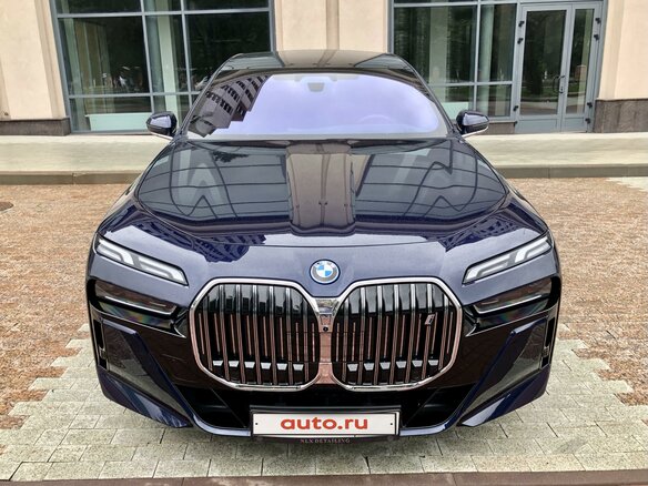 2022 BMW i7 xDrive60 I (G70), синий, 14900000 рублей - вид 7