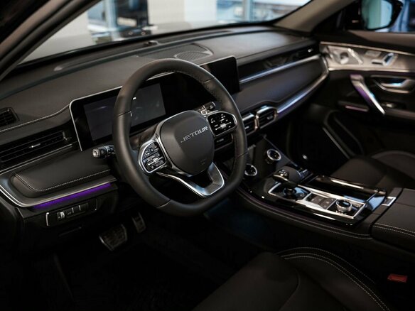 2026 Jetour X70+ I Рестайлинг, чёрный, 3399000 рублей - вид 5