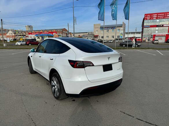 2023 Tesla Model Y Long Range I, белый, 5600000 рублей - вид 8