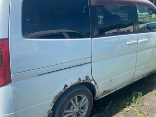 2001 Nissan Serena II (C24), белый, 600000 рублей, вид 3