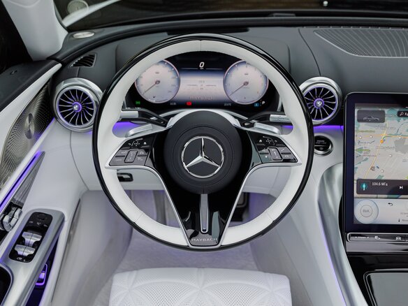 2025 Mercedes-Benz Maybach SL, белый - вид 17