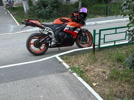 2009 Honda CBR 600RR, оранжевый, 680000 рублей, вид 2