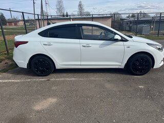 2019 Hyundai Solaris II, белый, 1300000 рублей, вид 4