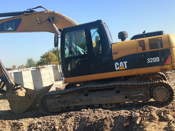 2011 Caterpillar 330D2 L, жёлтый, 5500000 рублей - вид 10