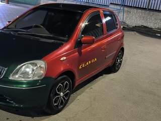 2001 Toyota Vitz I (P10), красный, 345000 рублей, вид 2