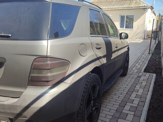 2005 Mercedes-Benz M-Класс 350 II (W164), чёрный, 1280000 рублей, вид 4