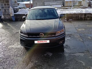 2018 Volkswagen Tiguan II, серый, 1900000 рублей, вид 3