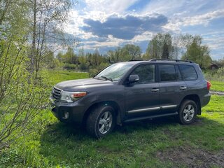 2012 Toyota Land Cruiser 200 Series Рестайлинг 1, серый, 4350000 рублей, вид 3