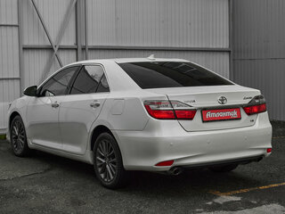 2017 Toyota Camry VII (XV50) Рестайлинг, белый, 2150000 рублей, вид 4