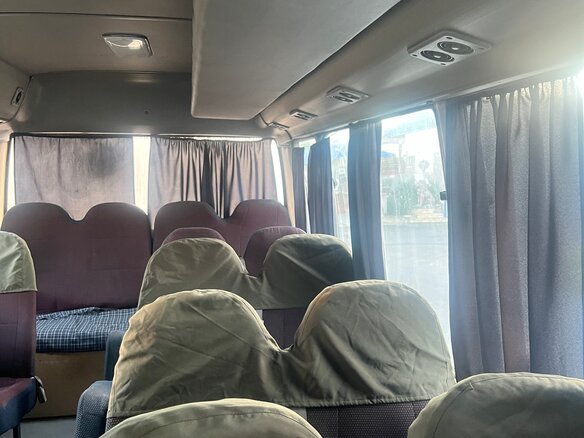 2002 Toyota Coaster, серый, 1950000 рублей - вид 6