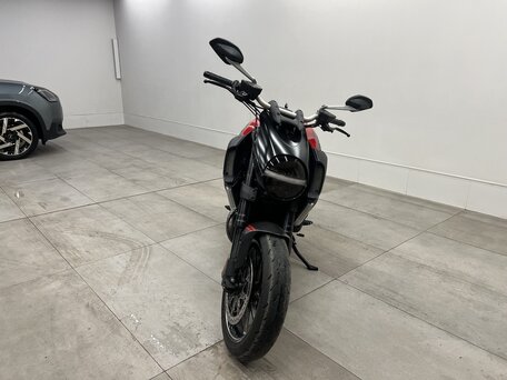 2011 Ducati Diavel Carbon, красный, 760000 рублей, вид 5