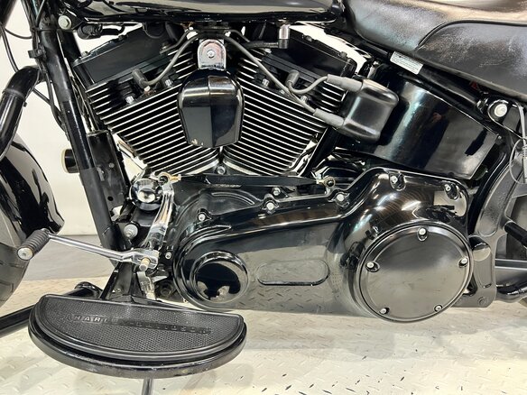 2017 Harley-Davidson Fat Boy, чёрный, 960000 рублей - вид 18