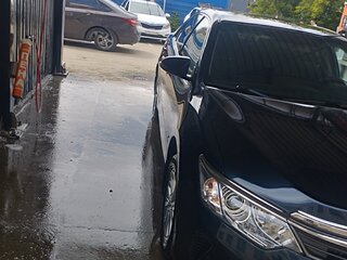 2015 Toyota Camry VII (XV50) Рестайлинг, серый, 1955000 рублей, вид 3