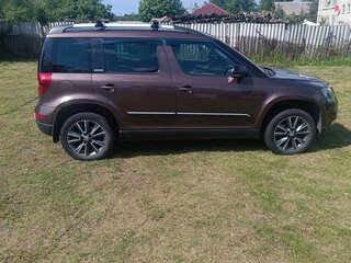 2017 Skoda Yeti I Рестайлинг, коричневый, 1470000 рублей, вид 3