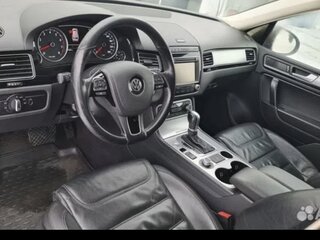 2016 Volkswagen Touareg II Рестайлинг, серый, 3000000 рублей, вид 1