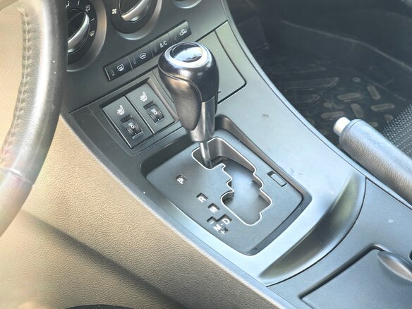 2012 Mazda 3 II (BL) Рестайлинг, белый, 900000 рублей - вид 10