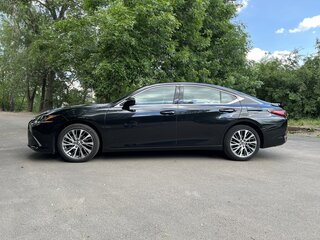 2020 Lexus ES 250 VII, чёрный, 4300000 рублей, вид 2