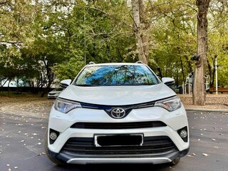 2015 Toyota RAV4 IV (XA40) Рестайлинг, белый, 2550000 рублей, вид 2