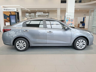 2020 Kia Rio IV, серый, 1415000 рублей, вид 4