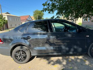 2017 Volkswagen Polo V Рестайлинг, белый, 1150000 рублей, вид 4