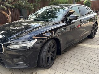 2020 Volvo S90 II Рестайлинг, чёрный, 3650000 рублей, вид 1