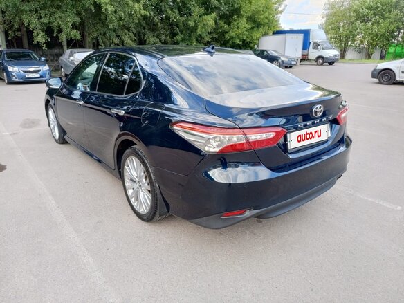 2019 Toyota Camry VIII (XV70), синий, 2300000 рублей - вид 10