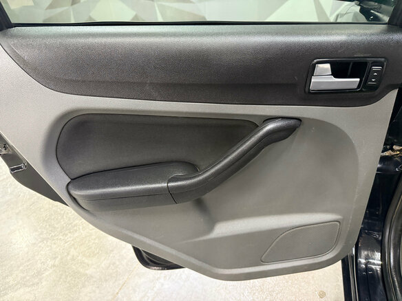 2010 Ford Focus II Рестайлинг, чёрный - вид 19