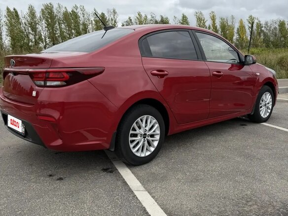 2019 Kia Rio IV, красный - вид 4