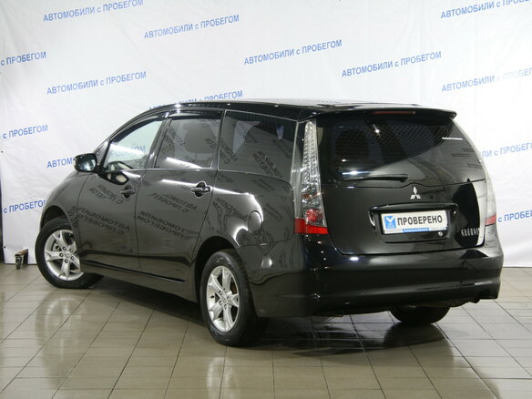 2008 Mitsubishi Grandis I, чёрный - вид 3