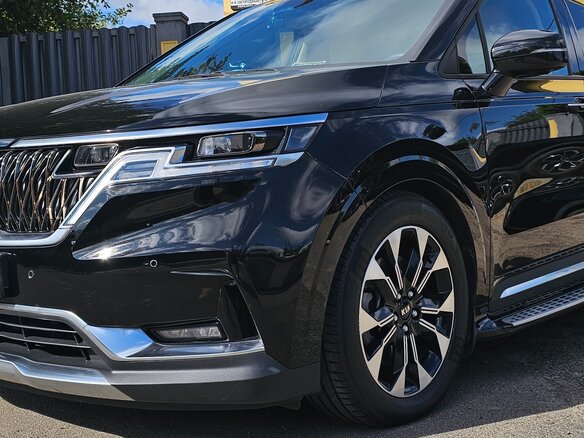 2021 Kia Carnival IV, чёрный - вид 3