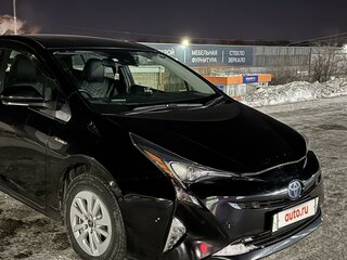 2018 Toyota Prius IV Рестайлинг (XW50), чёрный, 1650000 рублей, вид 1