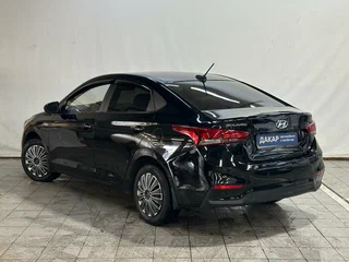 2017 Hyundai Solaris II, чёрный, 860000 рублей, вид 4