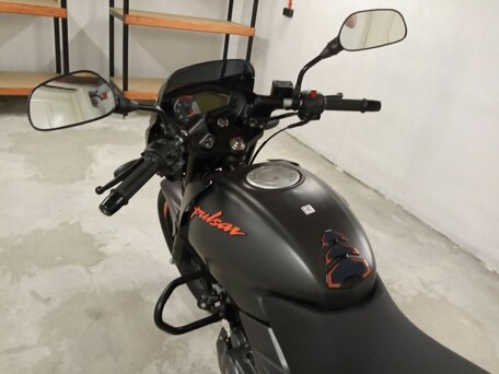 2021 Bajaj Pulsar 180, чёрный, 150000 рублей, вид 5