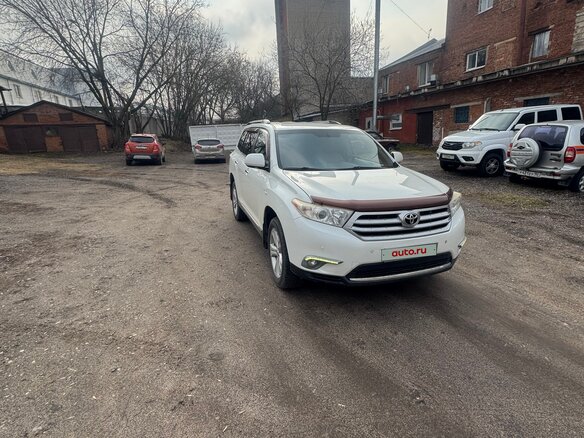 2011 Toyota Highlander II (XU40) Рестайлинг, белый, 1750000 рублей - вид 1