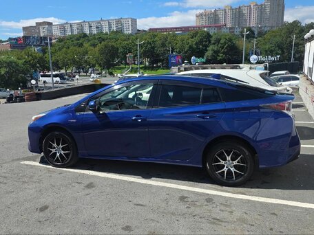 2016 Toyota Prius IV (XW50), синий, 1400000 рублей, вид 4