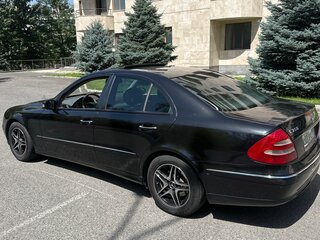 2005 Mercedes-Benz E-Класс 350 III (W211, S211), чёрный, 600000 рублей, вид 2