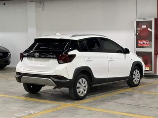 2022 Toyota Yaris L XP150 Рестайлинг, белый, 1389000 рублей, вид 2