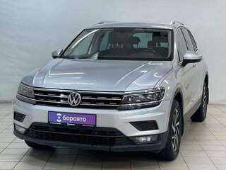 2017 Volkswagen Tiguan II, серебристый, 2100000 рублей, вид 1