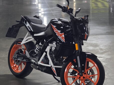 2021 KTM 200 Duke, чёрный, 320000 рублей, вид 3