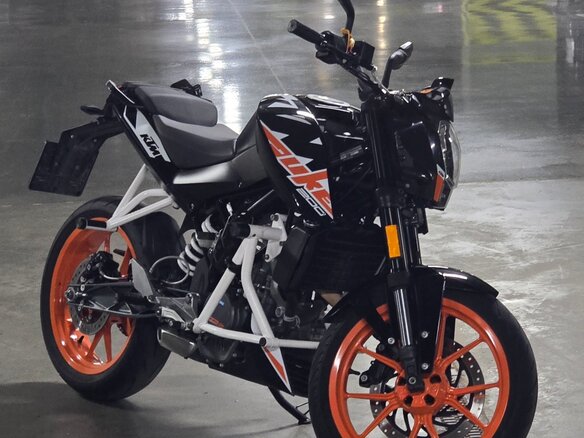 2021 KTM 200 Duke, чёрный, 320000 рублей - вид 2