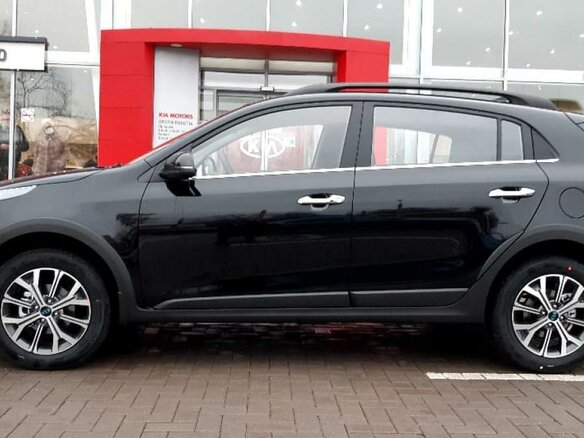 2021 Kia Rio X IV Рестайлинг, чёрный, 2000000 рублей - вид 3