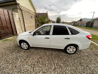 2015 Lada (ВАЗ) Granta I, белый, 600000 рублей, вид 4