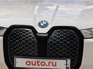 2022 BMW iX xDrive40 I (I20), белый, 7990000 рублей, вид 3