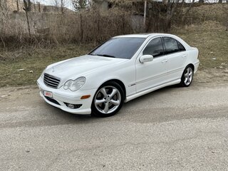 2004 Mercedes-Benz C-Класс 230 II (W203) Рестайлинг, белый, 950000 рублей, вид 3